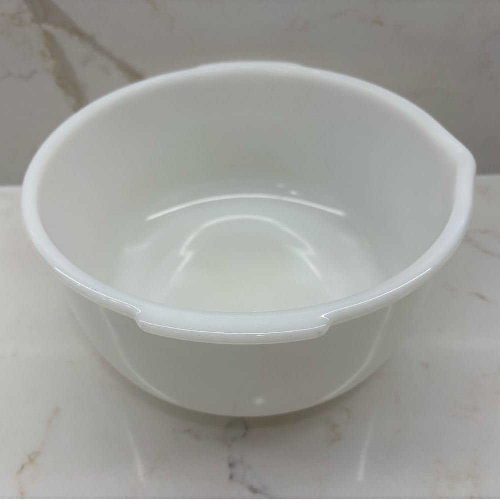 Vintage Large White Milk Glass Mixing Bowl with Spout Glasbake Sunbeam Mixer 9”